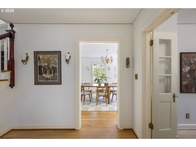 261 Sw BIRDSHILL Rd, Portland, OR 97219