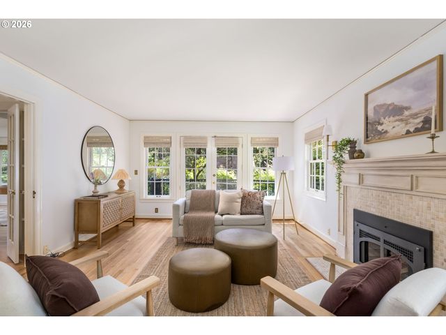 261 Sw BIRDSHILL Rd, Portland, OR 97219