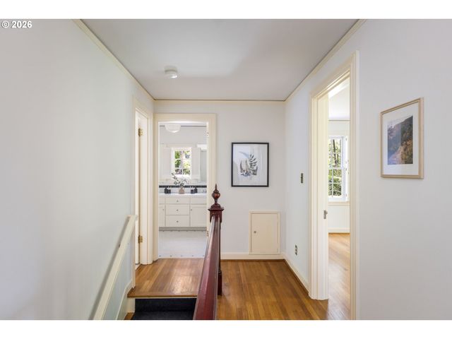 261 Sw BIRDSHILL Rd, Portland, OR 97219