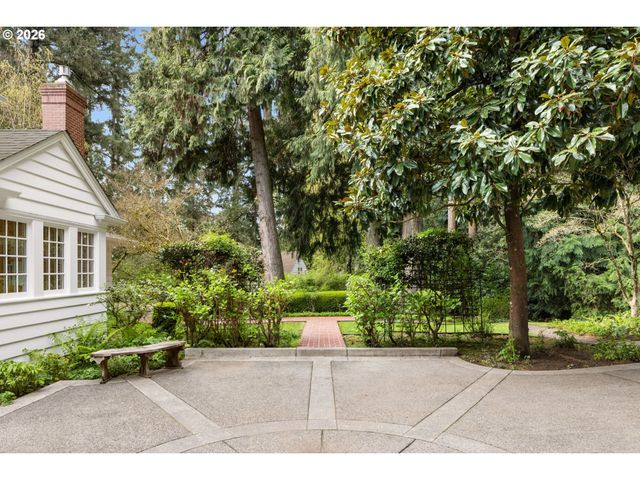 261 Sw BIRDSHILL Rd, Portland, OR 97219