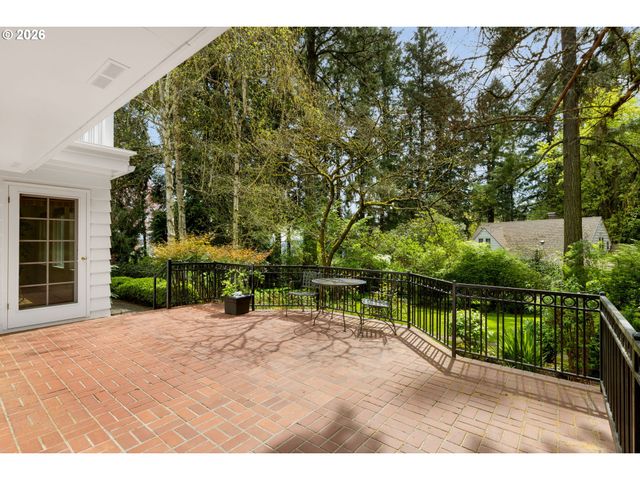 261 Sw BIRDSHILL Rd, Portland, OR 97219