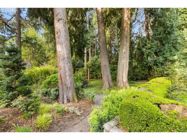 261 Sw BIRDSHILL Rd, Portland, OR 97219
