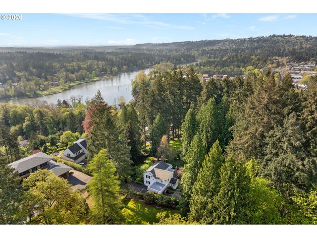 261 Sw BIRDSHILL Rd, Portland, OR 97219