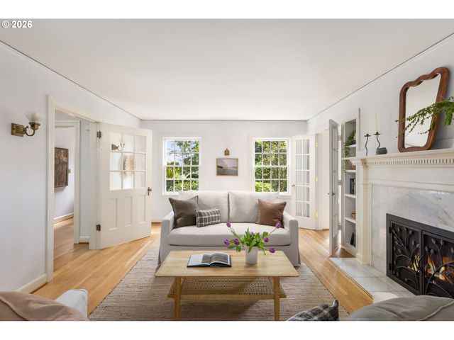 261 Sw BIRDSHILL Rd, Portland, OR 97219