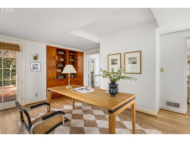 261 Sw BIRDSHILL Rd, Portland, OR 97219