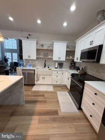 4660 CLAYTON RD, Waldorf, MD 20601