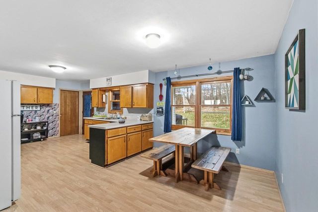 N3741 6th Road, Oxford, WI 53952