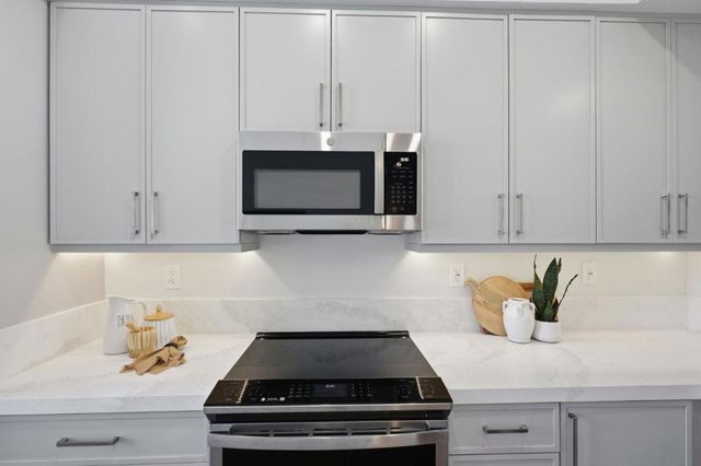 332 Crescent Court, Brisbane, CA 94005