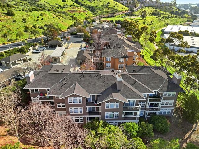 332 Crescent Court, Brisbane, CA 94005