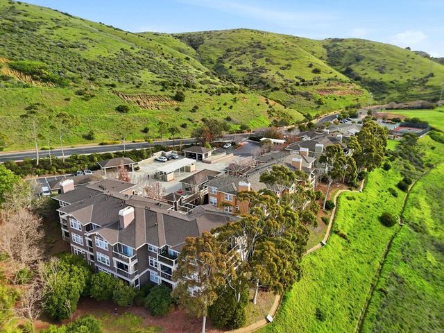 332 Crescent Court, Brisbane, CA 94005