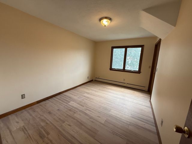 54 Pleasant St B, Wareham, MA 02571