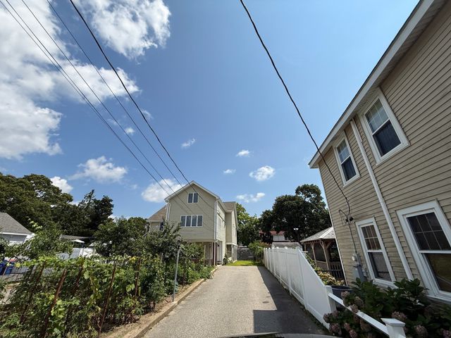 54 Pleasant St B, Wareham, MA 02571