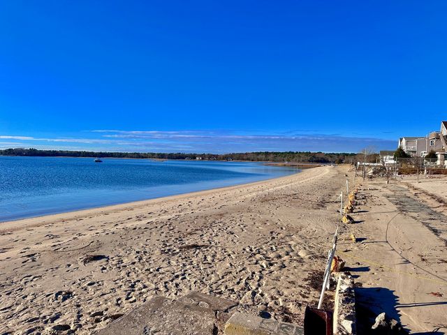 54 Pleasant St B, Wareham, MA 02571