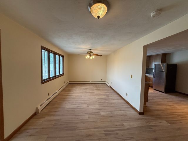 54 Pleasant St B, Wareham, MA 02571