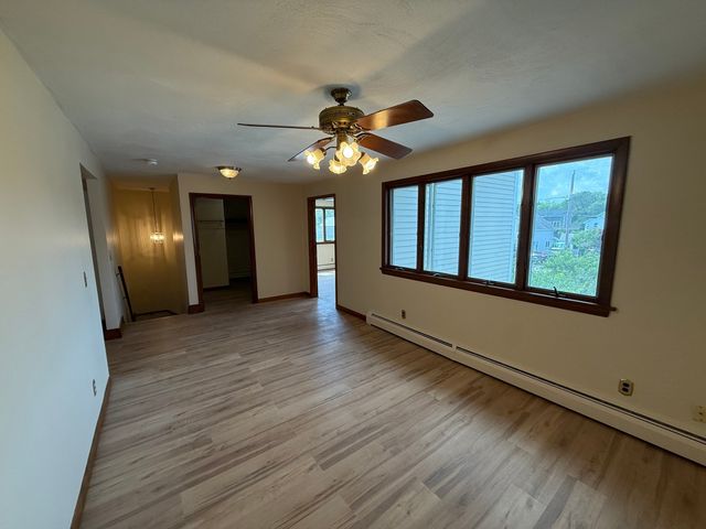 54 Pleasant St B, Wareham, MA 02571