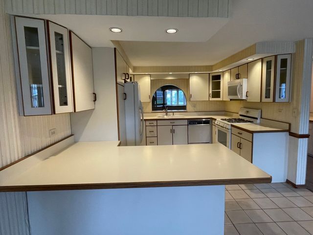 900 Georgean Lane, Schaumburg, IL 60193