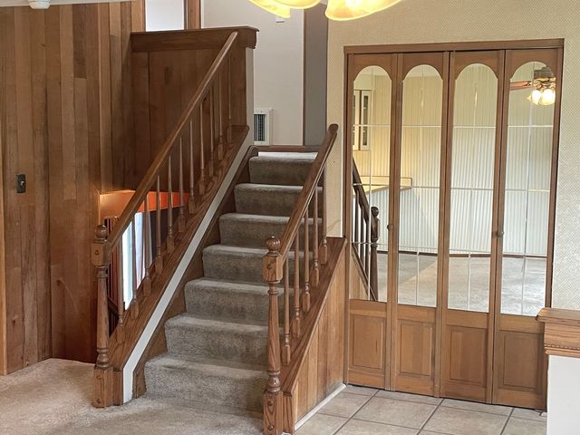 900 Georgean Lane, Schaumburg, IL 60193