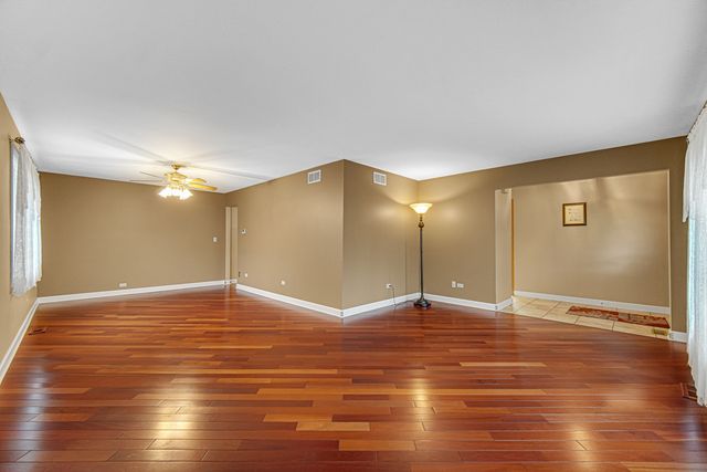 16448 S Rowley Lane, Lockport, IL 60441