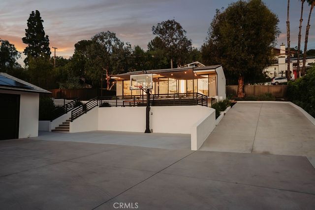 12822 Fairhaven, North Tustin, CA 92705