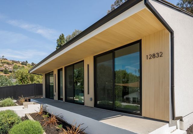 12822 Fairhaven, North Tustin, CA 92705