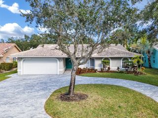 10425 NW 48th Mnr, Coral Springs, FL 33076