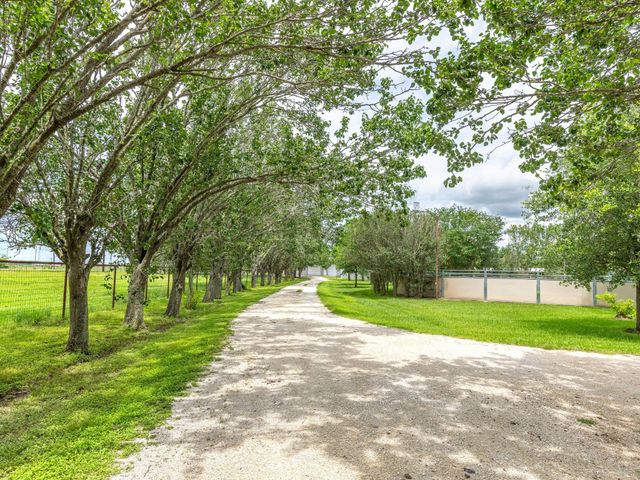3936 Beasley West End Road, Beasley, TX 77417