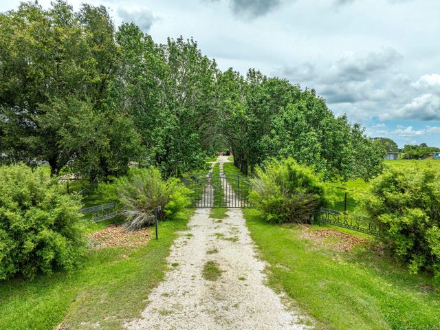 3936 Beasley West End Road, Beasley, TX 77417