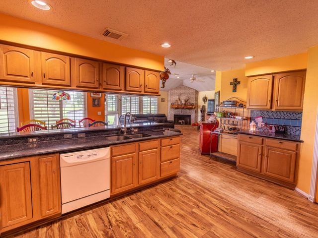 3936 Beasley West End Road, Beasley, TX 77417
