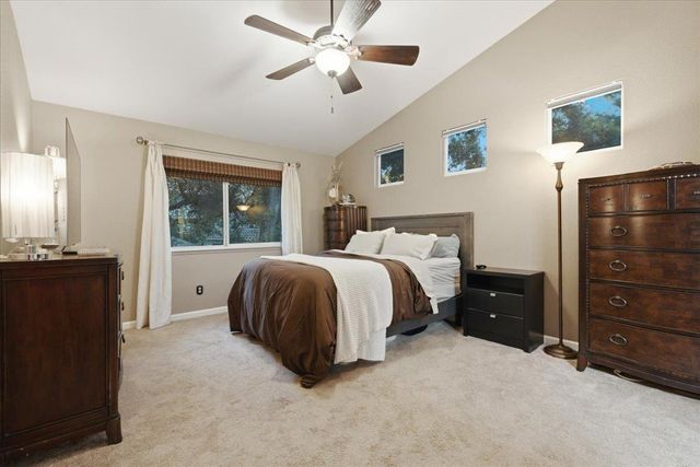 5545 Montclair Dr, Rocklin, CA 95677