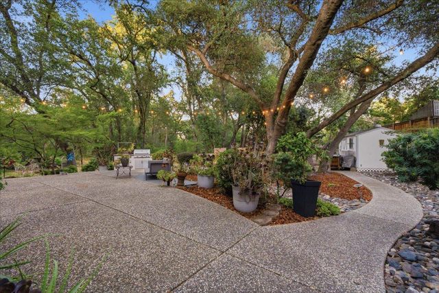 5545 Montclair Dr, Rocklin, CA 95677