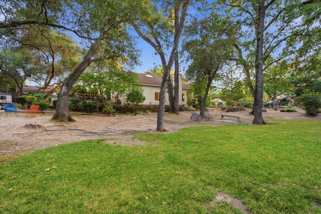 5545 Montclair Dr, Rocklin, CA 95677