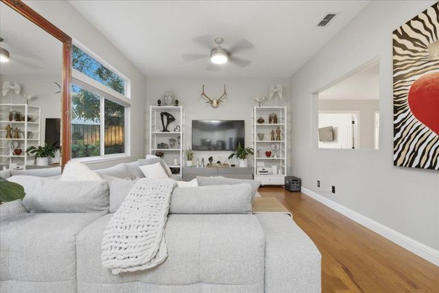 5545 Montclair Dr, Rocklin, CA 95677