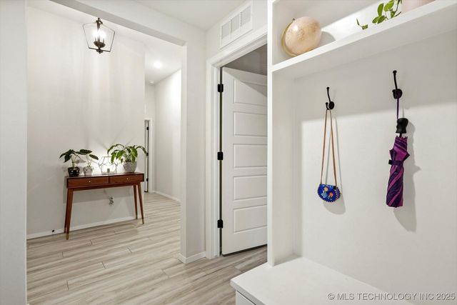 6802 S Hemlock Avenue, Broken Arrow, OK 74011