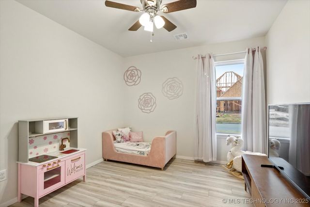 6802 S Hemlock Avenue, Broken Arrow, OK 74011