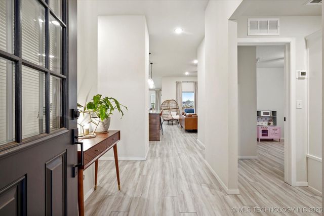 6802 S Hemlock Avenue, Broken Arrow, OK 74011