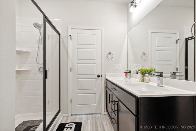 6802 S Hemlock Avenue, Broken Arrow, OK 74011