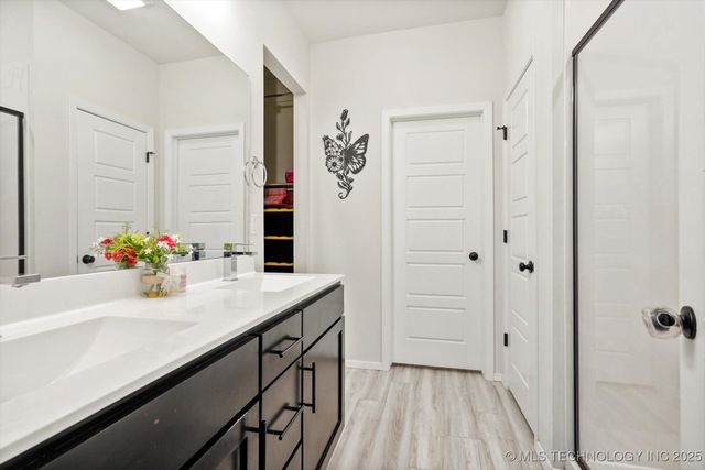 6802 S Hemlock Avenue, Broken Arrow, OK 74011