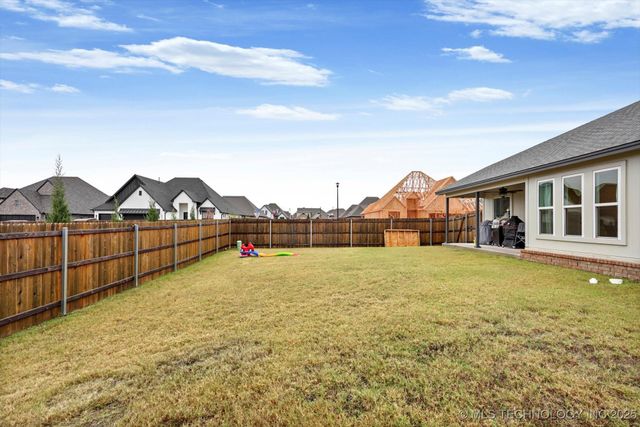 6802 S Hemlock Avenue, Broken Arrow, OK 74011