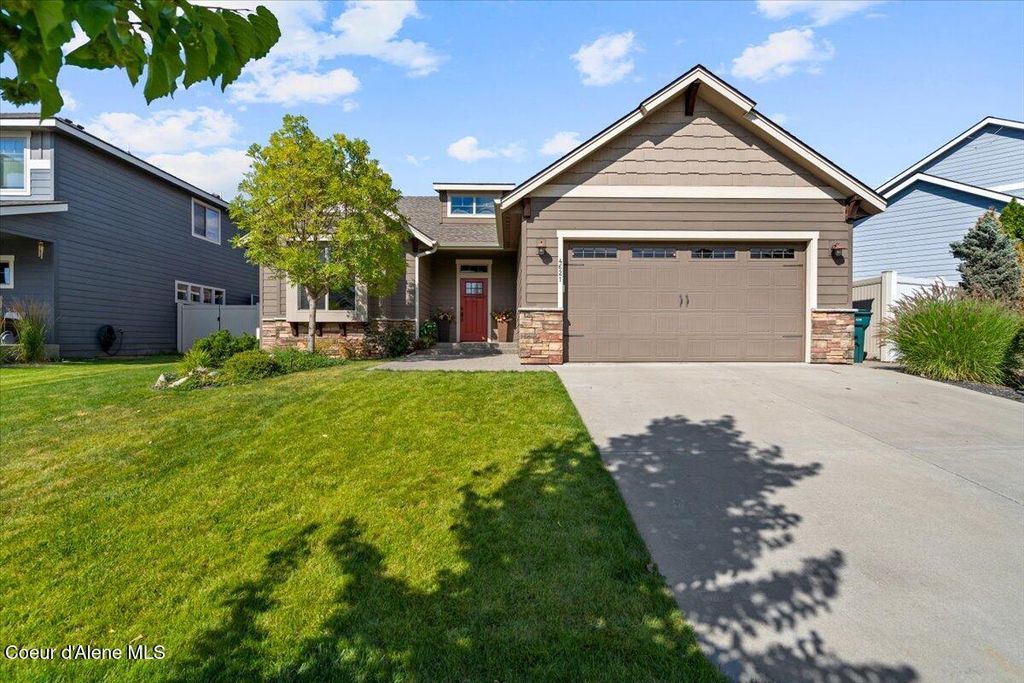 4621 E FENNEC FOX LN, Post Falls, ID 83854