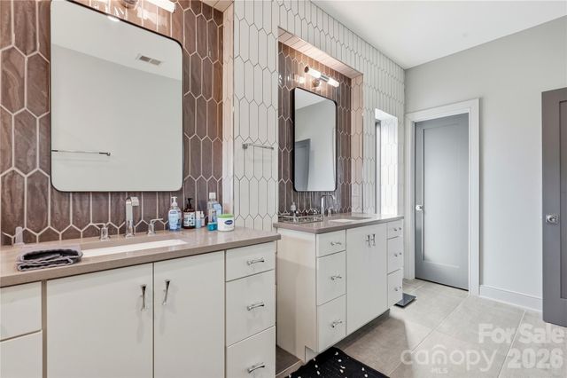 1153 Charles Avenue, Charlotte, NC 28205