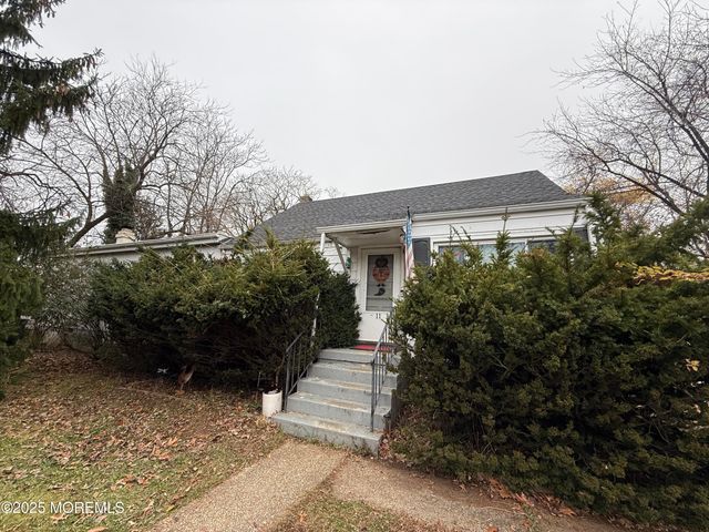 11 Schuber Place, Eatontown, NJ 07724