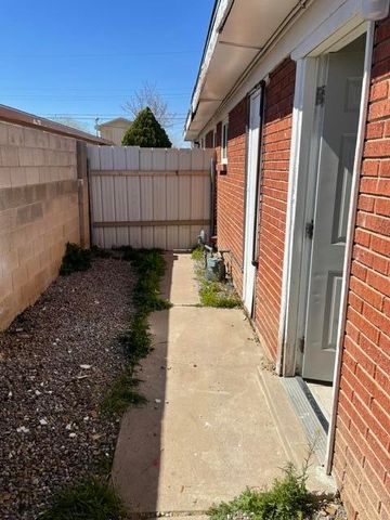 633 Grove Street SE, Albuquerque, NM 87108