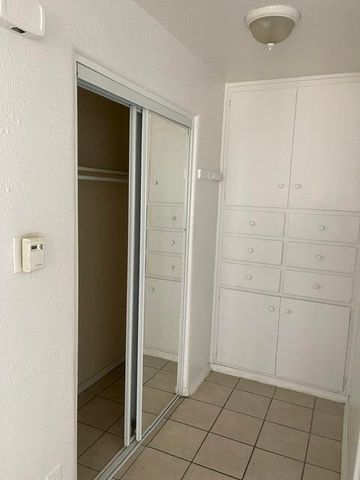 633 Grove Street SE, Albuquerque, NM 87108