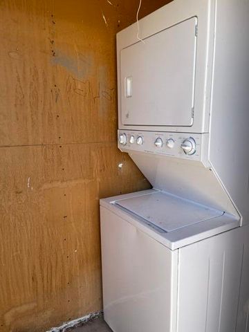 633 Grove Street SE, Albuquerque, NM 87108