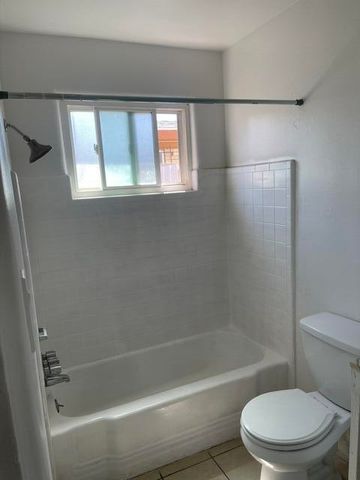 633 Grove Street SE, Albuquerque, NM 87108