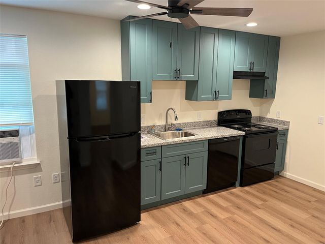 535 Plymouth A, Houston, TX 77022