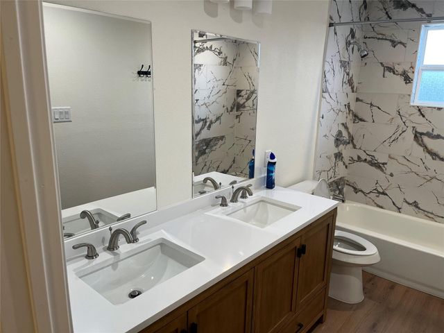 535 Plymouth A, Houston, TX 77022