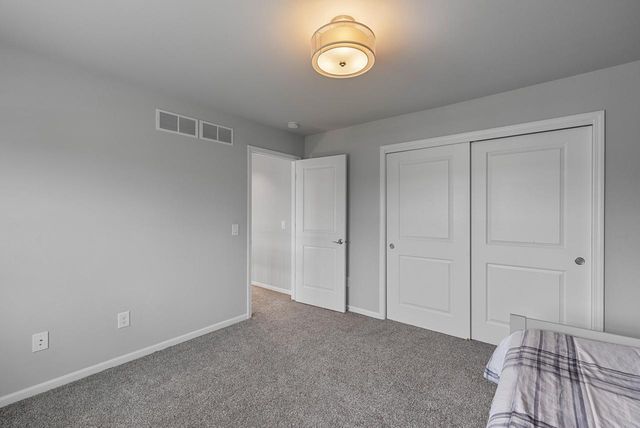 7845 W Mourning Dove LANE, Mequon, WI 53097
