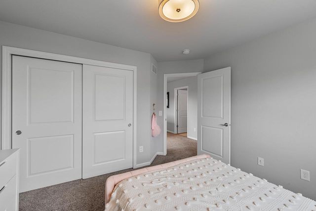 7845 W Mourning Dove LANE, Mequon, WI 53097