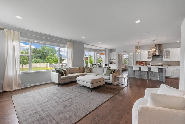 7845 W Mourning Dove LANE, Mequon, WI 53097